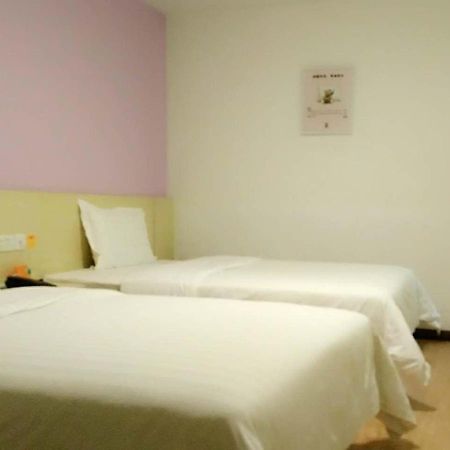 7Days Inn Wuhan Airport Panlong City Buitenkant foto