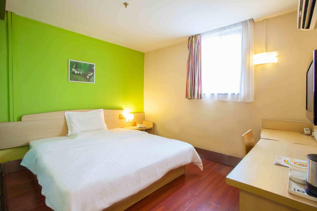 7Days Inn Wuhan Airport Panlong City Buitenkant foto