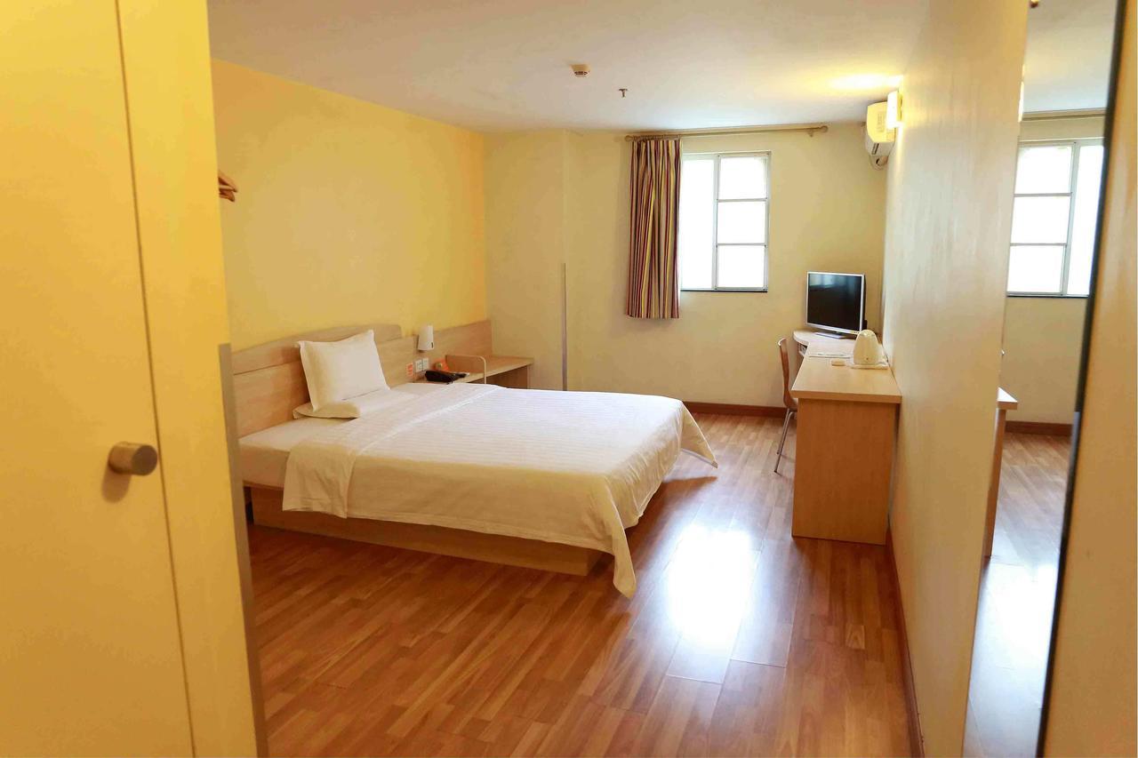 7Days Inn Wuhan Airport Panlong City Buitenkant foto