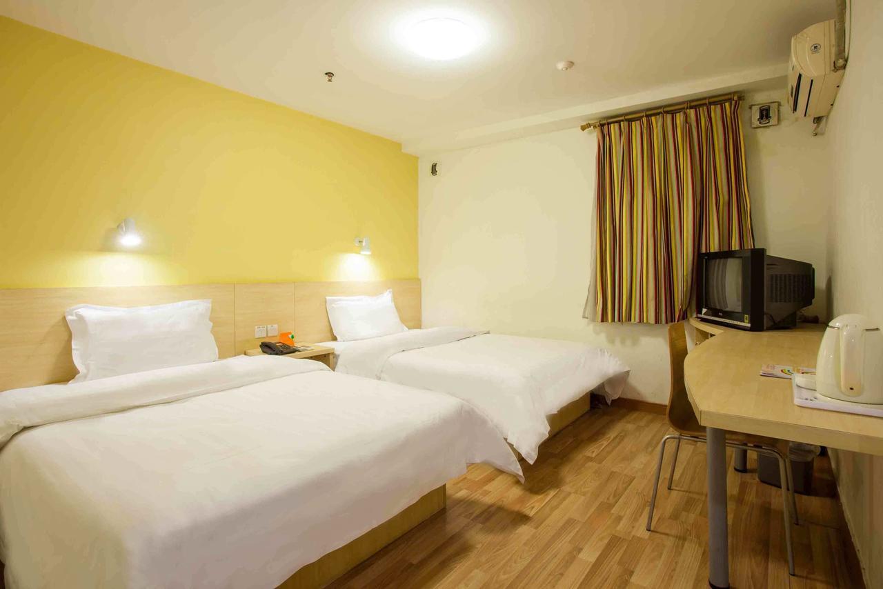 7Days Inn Wuhan Airport Panlong City Buitenkant foto