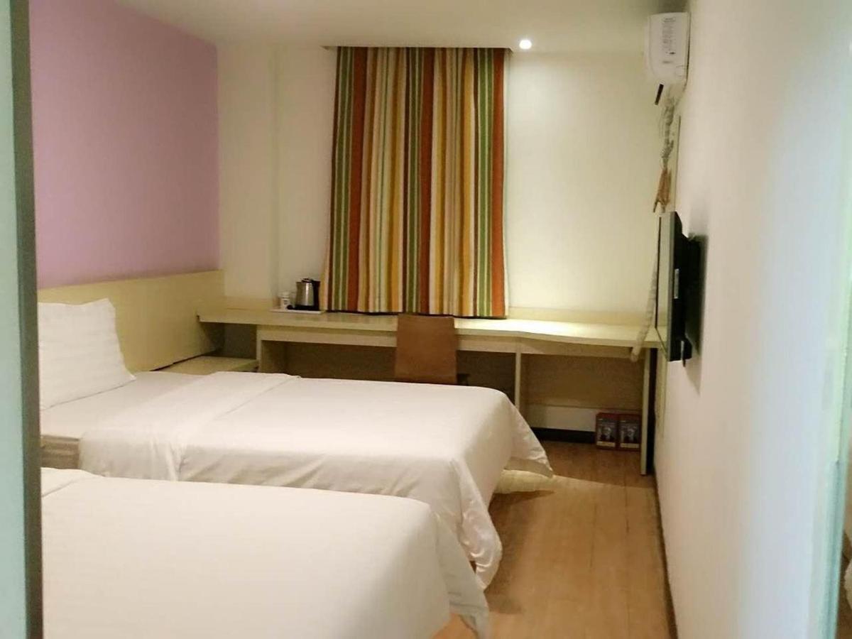 7Days Inn Wuhan Airport Panlong City Buitenkant foto